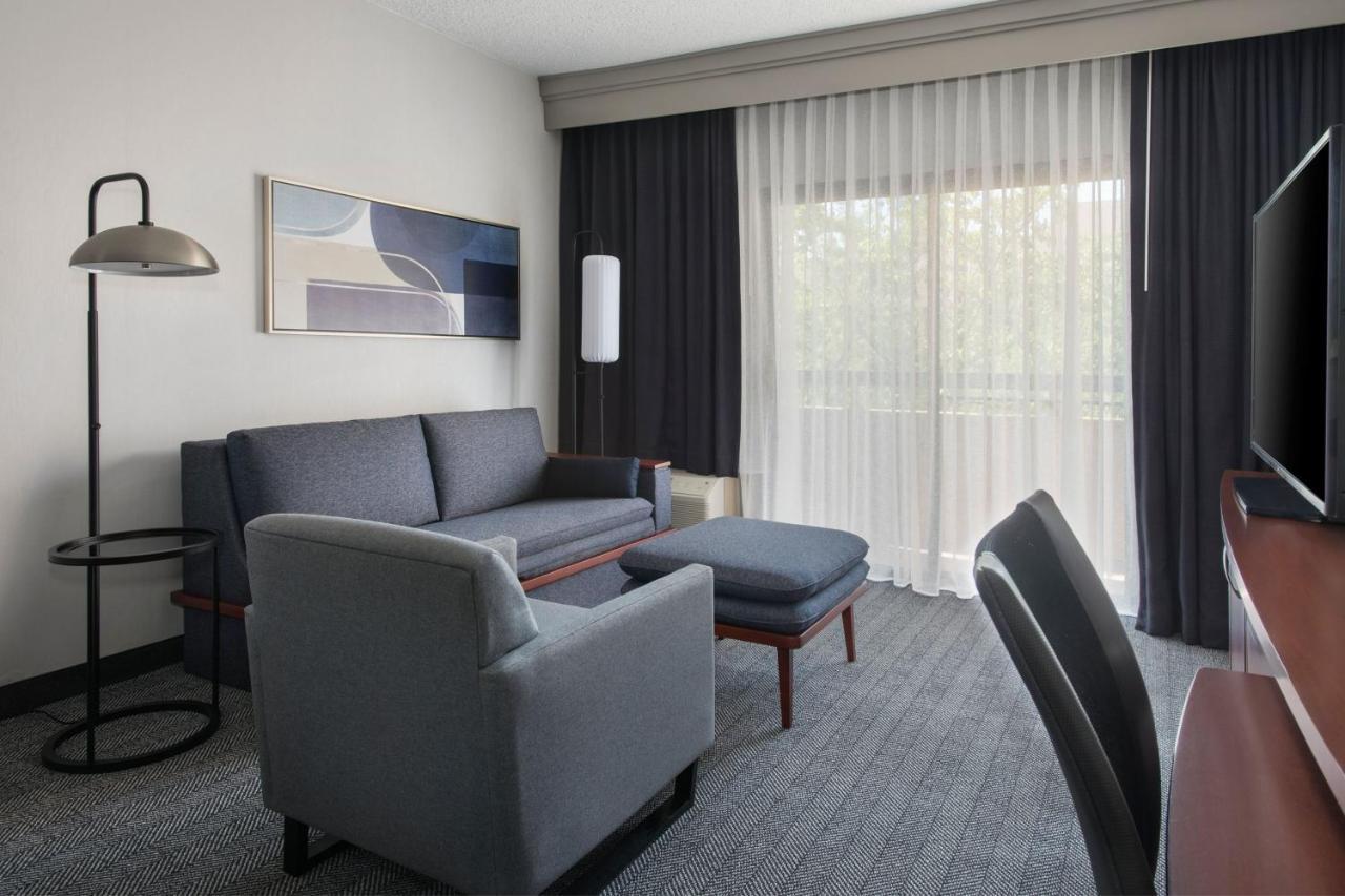 Courtyard By Marriott Baltimore Хант-Вэлли Экстерьер фото