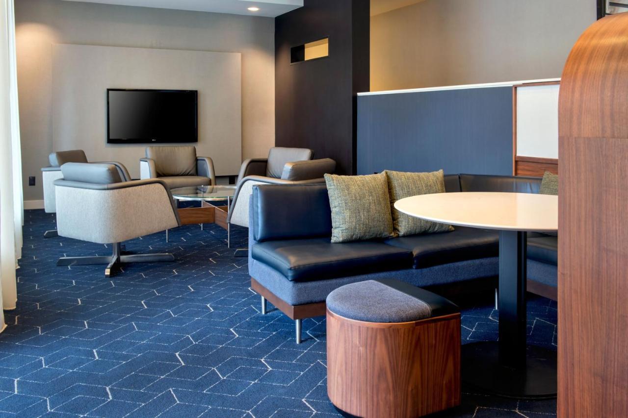 Courtyard By Marriott Baltimore Хант-Вэлли Экстерьер фото