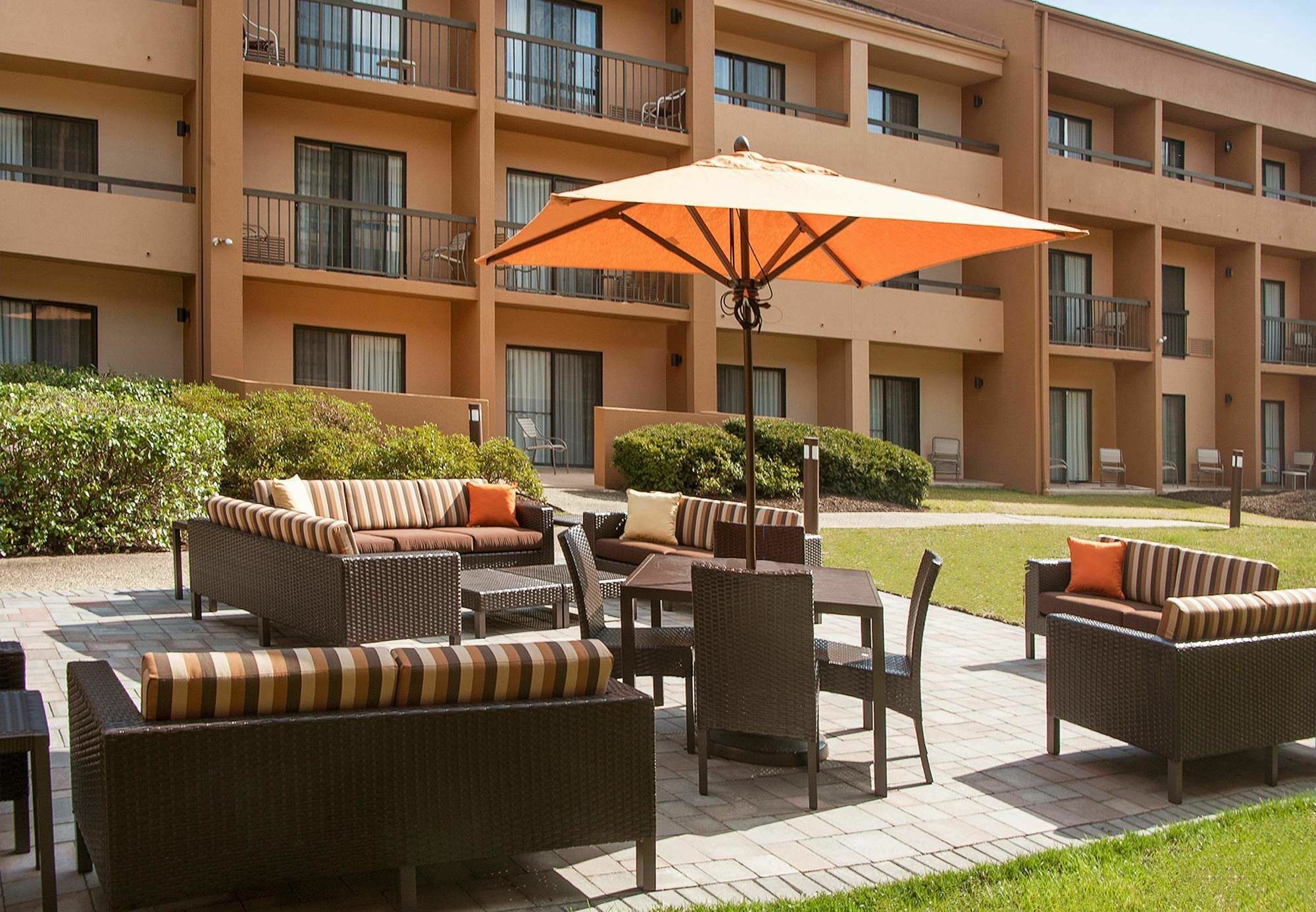 Courtyard By Marriott Baltimore Хант-Вэлли Экстерьер фото